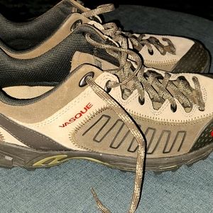 Vasque Men's Juxt Multisport. Aluminum/Chili